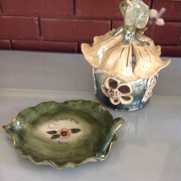 Blue Sky Clay Works Tulip Flower Mushroom House and Underplate Tealight Holder - Picture 7 of 8